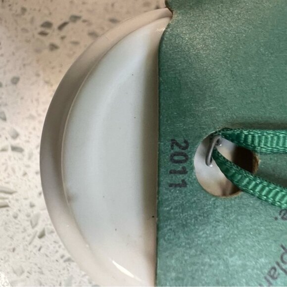 STARBUCKS 2016 Through the Years Ceramic 2.5 ornaments |1971,1987, 1992, 2011 - Picture 13 of 15